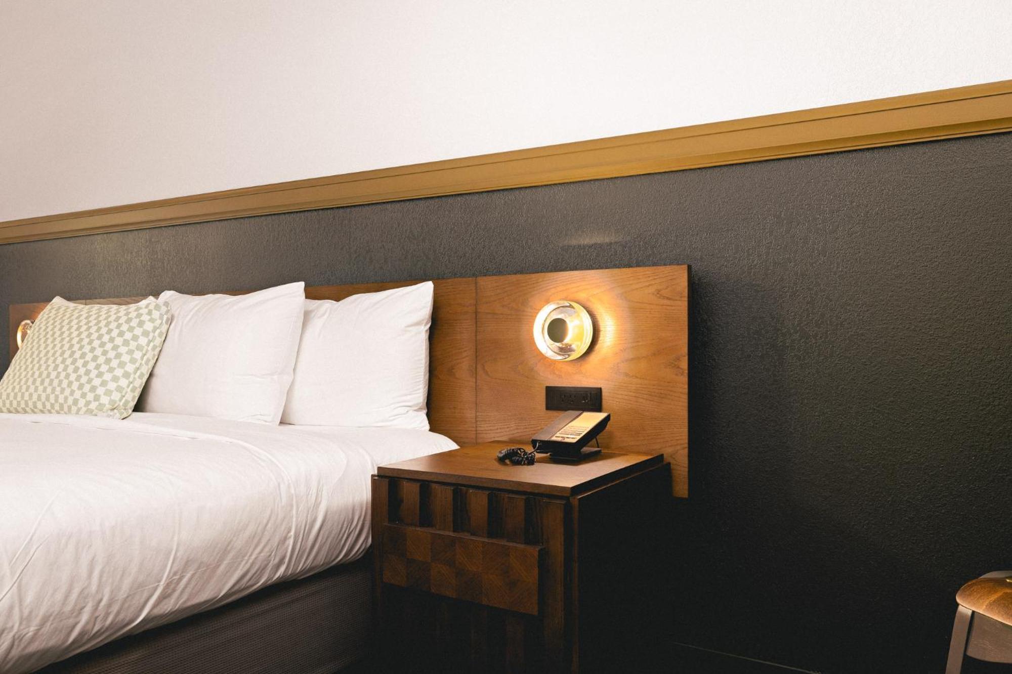 The Ozarker Motel 4*